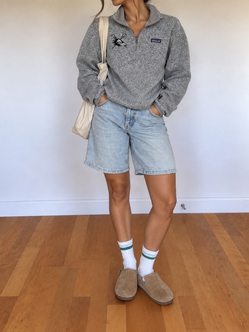 Gray Patagonia fleece quarter zip sweatshirt